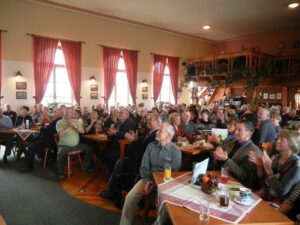 Gut gefüllter Willy-Rudert-Saal