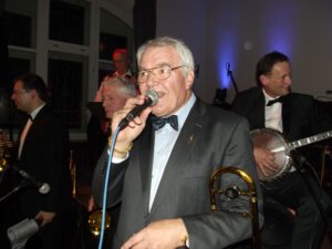 Harry Litz, der exzellente Moderator der Jenaer Dixieland Stompers Harry Litz, der exzellente Moderator der Jenaer Dixieland Stompers